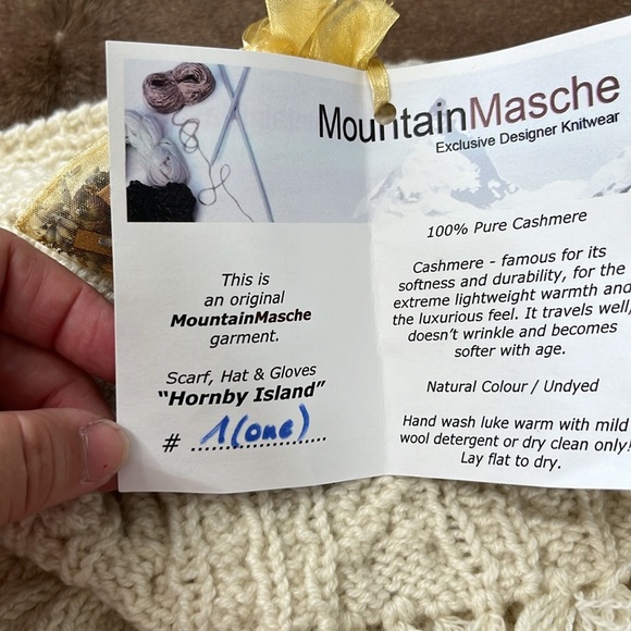 Mountain Masche Hornby Island Knit Scarf, Gloves, Beanie Cable Knit Set - Picture 10 of 10